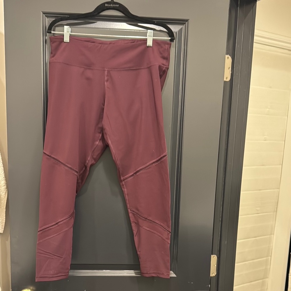 Old Navy Active Burgundy Leggings